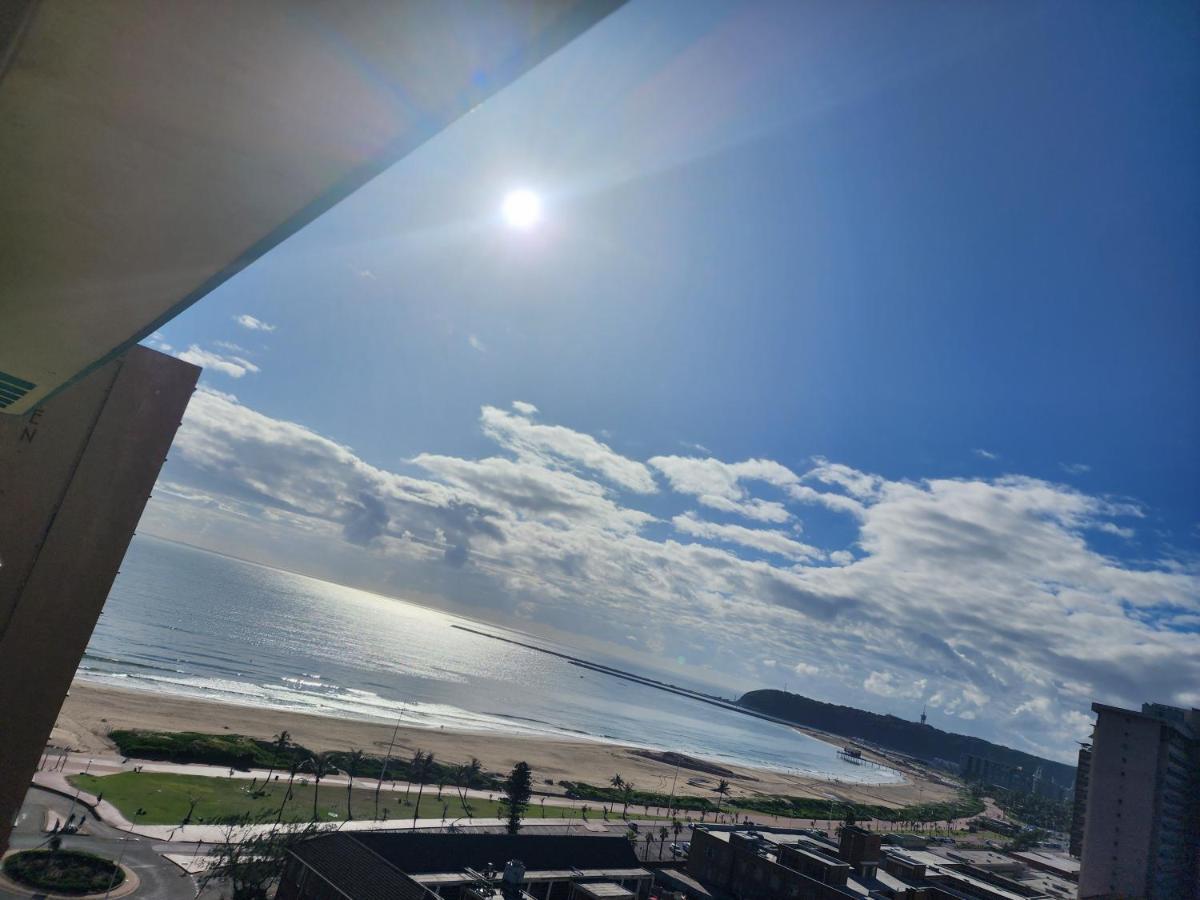 1205onthegoldenmile - 4 Sleeper Ocean View With Pool & Braai At 10 South Durban